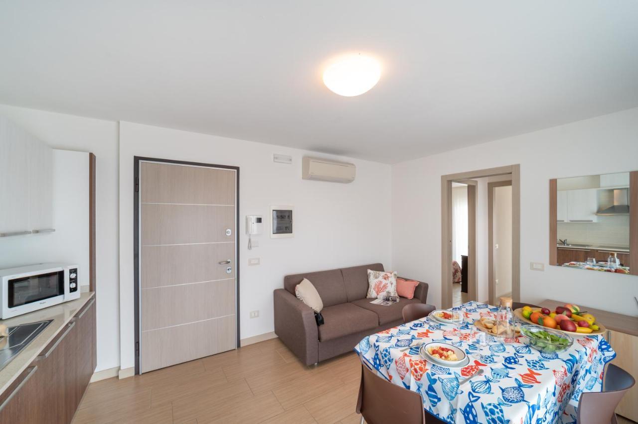 Residenza Monica Apartment ลินญาโน ซับเบียโดโร ภายนอก รูปภาพ